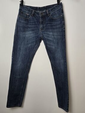 Women’s Straight Leg Jeans in Dark Blue Wash